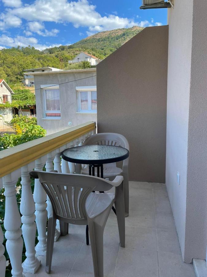 Guest House Ivana Tivat Exterior photo